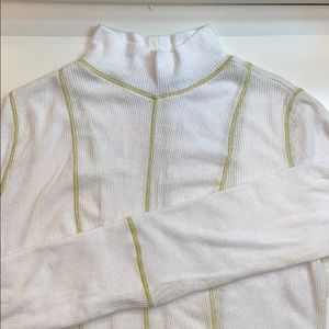 FREE PEOPLE TURTLE NECK